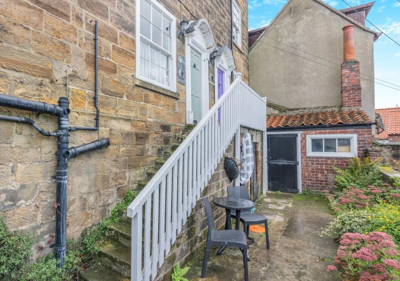The Grace Escape Villa Whitby 0*,
